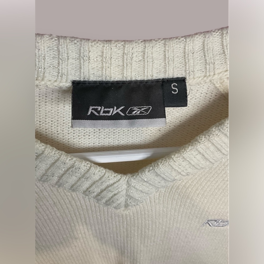 Vtg Cream V-Neck Reebok Sweater - Picture 3 of 4